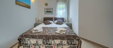 2 室のベッドルーム、アイロン / アイロン台、WiFi (無料)、ベッドシーツ