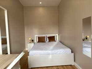 Free WiFi - Bohemian Stay Central Lisbon Rooms (Lisbon)