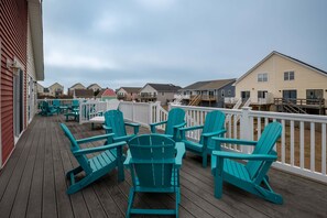 Terrace/patio - So Free - Dogs Allowed - Walk to Beach (North Topsail Beach)