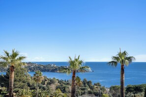 Unclassified image, 5 of 30, button - Vrbo Property (Saint-Raphaël)