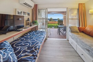 Unclassified image, 2 of 30, button - Vrbo Property (Saint-Raphaël)