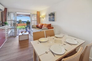 Unclassified image, 3 of 30, button - Vrbo Property (Saint-Raphaël)