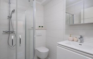 Shower, hair dryer - Lovely apartment in Sutivan with house sea view (Sutivan)