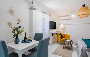 1 bedroom, iron/ironing board, free WiFi - Lovely apartment in Sutivan with house sea view (Sutivan)