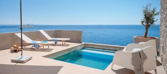 Beach front home in Hvar