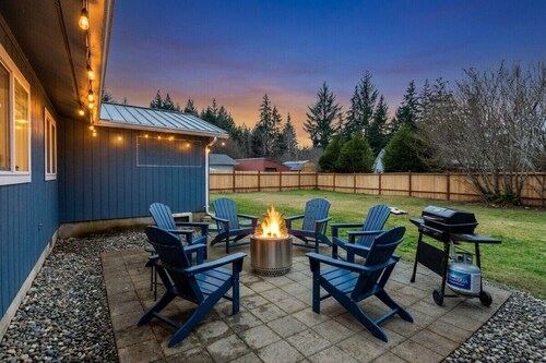 𓇻 NEW! Olympic Park Retreat - HUGE Yard, Starlink, Game Room, Firepit, Near Hoh