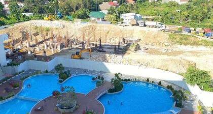 Cozy 1-bedroom condo in peaceful Lapu-Lapu with AC and gym access