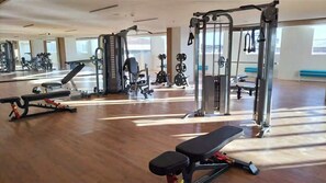 Fitness facility - Cozy 1-bedroom condo in peaceful Lapu-Lapu with AC and gym access (Lapu-Lapu)