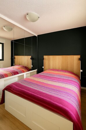 2 bedrooms, WiFi, bed sheets