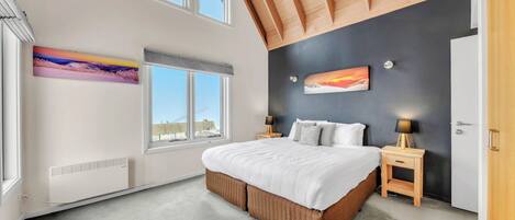 3 bedrooms, iron/ironing board, internet