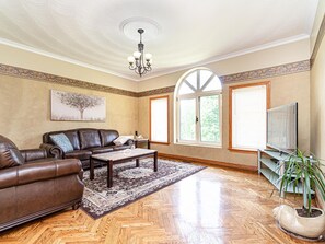 Unclassified image, 2 of 12, button - RELAX IN NATURE (Caledon)