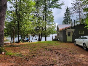 Unclassified image, 5 of 11, button - cozy lakefront cottage on beautiful Patterson Lake, family-friendly getaway (Lanark Highlands)