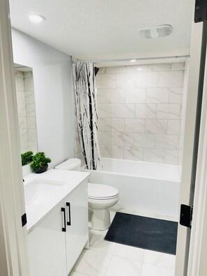 Hårtørrer, håndklæder, Toiletpapir