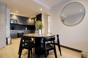 Dining - w* | Deluxe 3BR w/ Balcony in Interlomas (Naucalpan de Juárez)