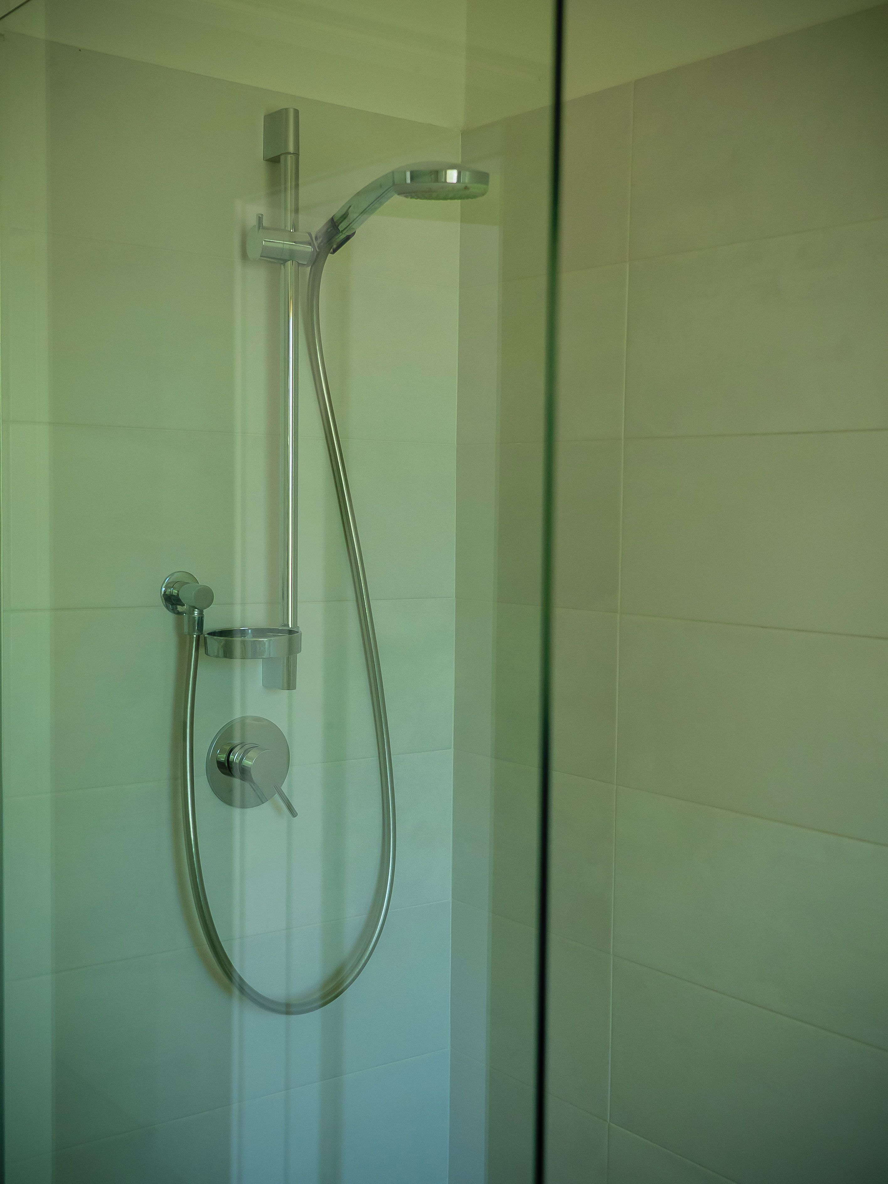 Doccia, asciugacapelli, bidet, asciugamani