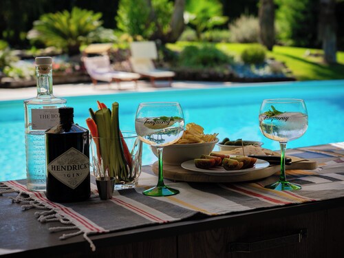 Exclusive Private Luxury Suite for 2 with Pool, Sauna & 10,000 sqm Park – Cesena