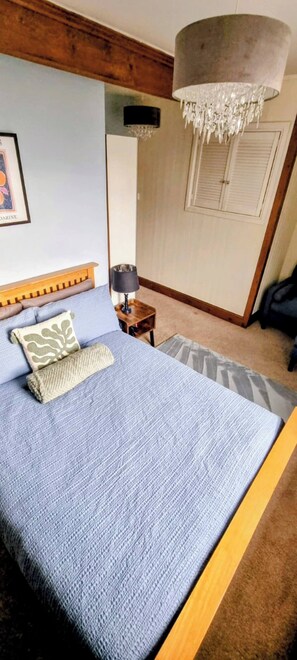 3 多间卧室、熨斗/熨衣板、WiFi、床单