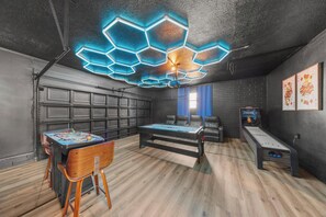 Unclassified image, 3 of 30, button - Ocala Oasis: 4BR/Pool/Hot Tub/Epic Game Room (Ocala)