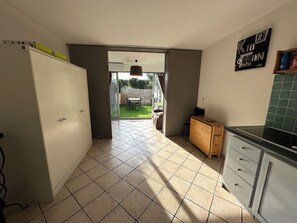 Interior - Seafront T2 with large terrace and plancha (La Ciotat)