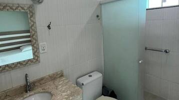 Suíte superior, varanda coberta, vista para o mar