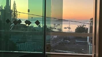 Suíte superior, varanda coberta, vista para o mar