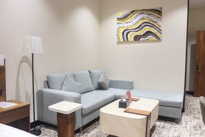 Estúdio conforto | Sala de estar | TV LED 50 polegadas com canais via satélite