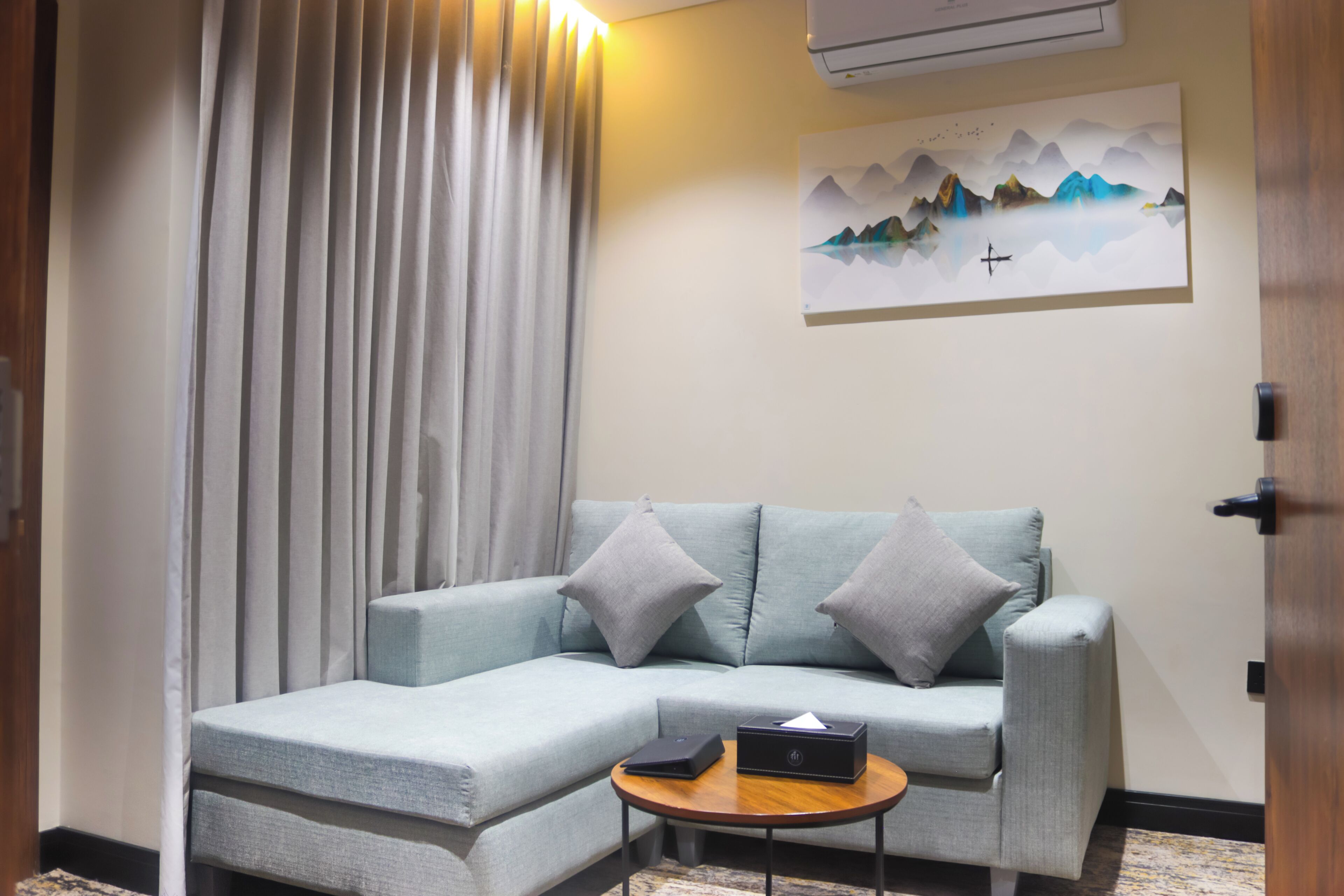 Roupas de cama premium, cortinas blackout, quartos à prova de som