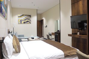 Comfort Studio | Premium bedding, blackout curtains, soundproofing, iron/ironing board - Triple Three Hotel (Madinah)
