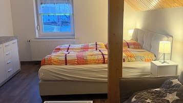 3 Schlafzimmer, Schreibtisch, kostenloses WLAN, Bettwäsche