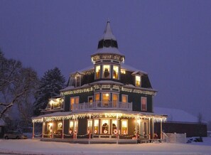 Unclassified image, 2 of 15, button - Sugar Mountain Retreat - 2nd floor 1 bedroom apartment w/private balcony (Canaan)