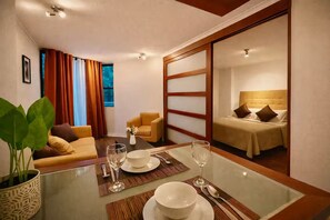 1 bedroom, WiFi, bed sheets - Departamento Bellas Artes con estacionamiento (Santiago)