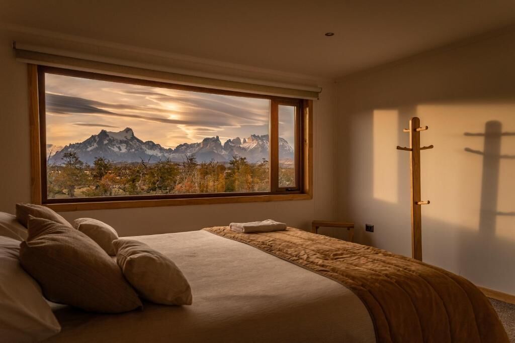 Standard Double or Twin Room, Mountain View | In-room safe, desk, laptop workspace, blackout curtains