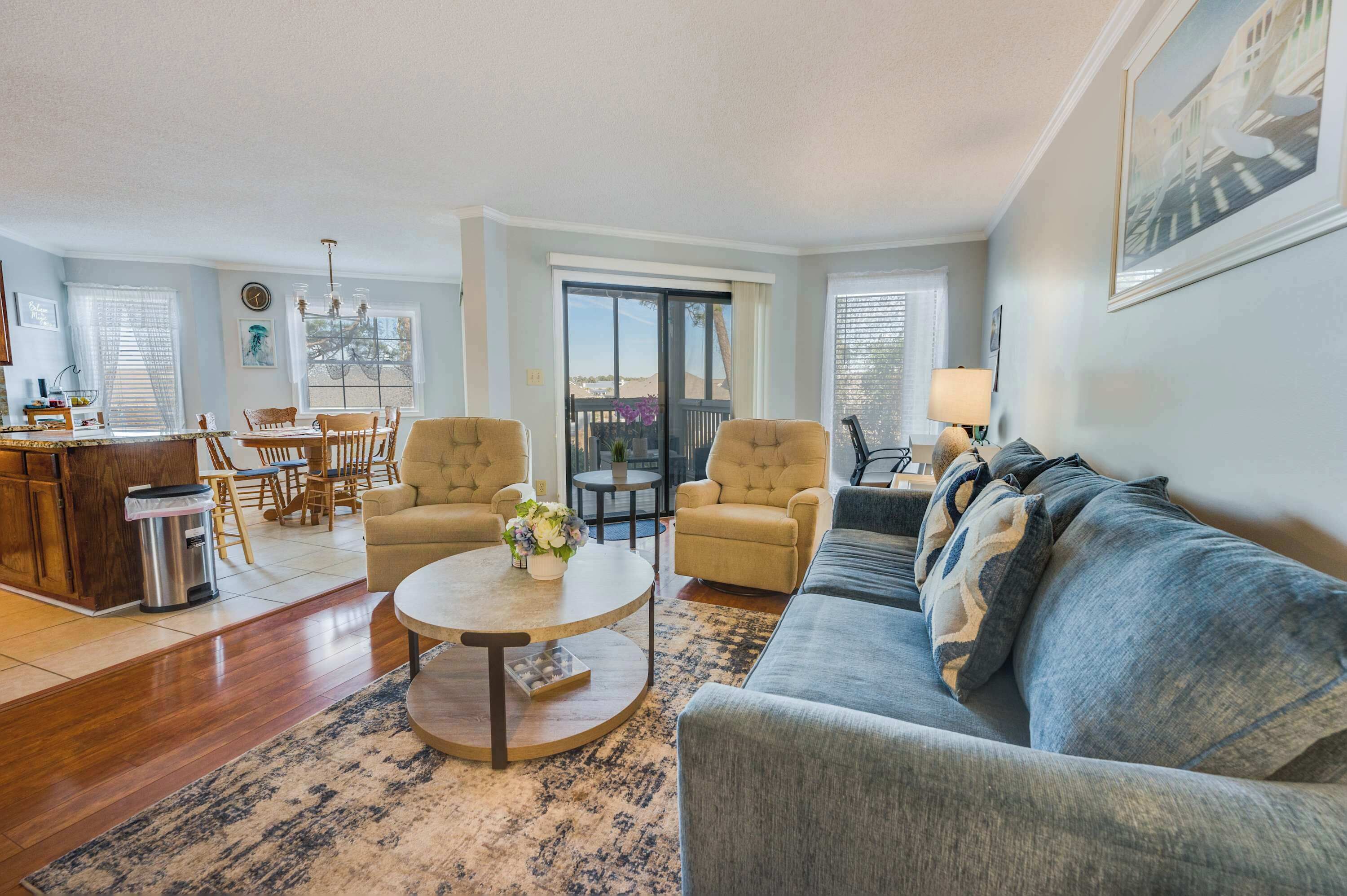 Een televisie en een kantoor