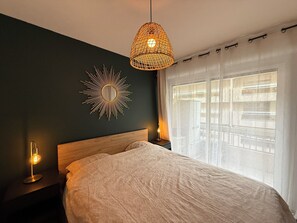 1 bedroom, travel cot, WiFi, bed sheets - Modern apartment with terrace - ideal location (Cagnes-sur-Mer)