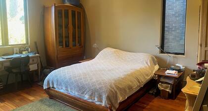 Lakeside Designer Retreat | Minutes to Downtown