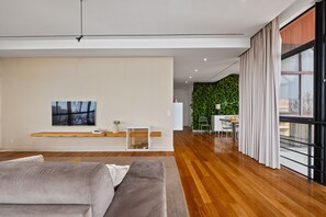 TV - Penthouse Lido by Homie (Funchal)