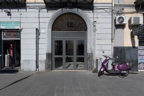 تفاصيل الفندق من الخارج