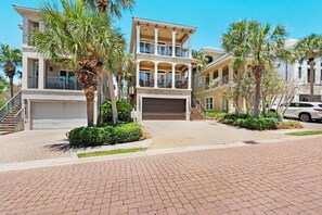 Exterior - Summer Blast!  Wonderful 4-BR House - Easy Beach Access - Pet Friendly! (Destin)