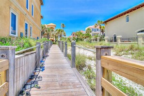 Property grounds - Summer Blast!  Wonderful 4-BR House - Easy Beach Access - Pet Friendly! (Destin)