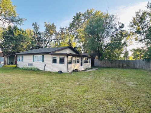  Scenic Cabin Escape – Cozy Comforts @ Ericson Lake