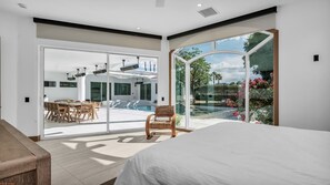 6 bedrooms, desk, iron/ironing board, travel cot - The Mediterranean Racquet Estate- 6br Palm Springs Retreat with Private Pool & Spa (Palm Springs)