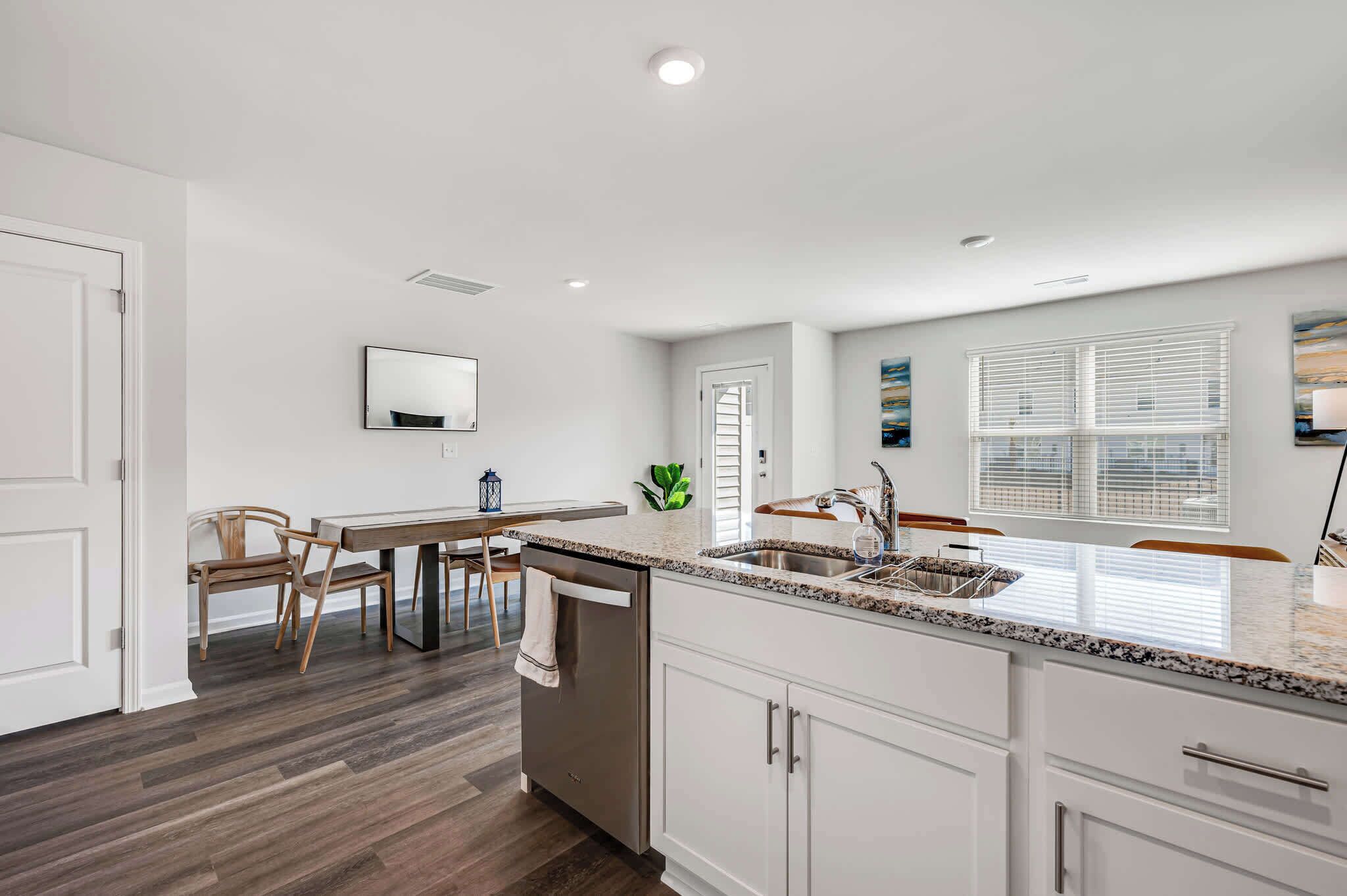 冰箱、微波炉、烤箱、炉灶