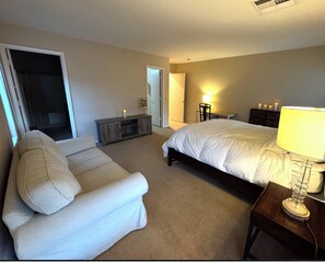 3 bedrooms, iron/ironing board, Internet, bed sheets