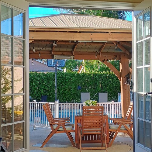 Terrific 1-bedroom studio with AC in charming Downey