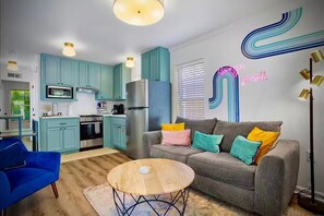 Unclassified image, 3 of 20, button - Downtown Cottage with Golf Cart (Ocean Springs)