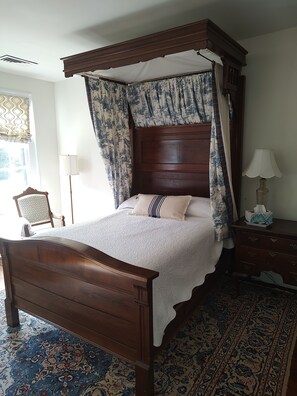 Unclassified image, 2 of 9, button - Edwards bedroom double bed (Washington)