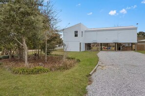 Exterior - Stylish Beach Walk with Hot Tub (Waveland)