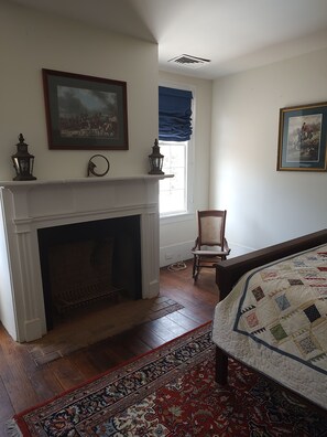 Unclassified image, 3 of 6, button - Barnett double bedroom (Washington)