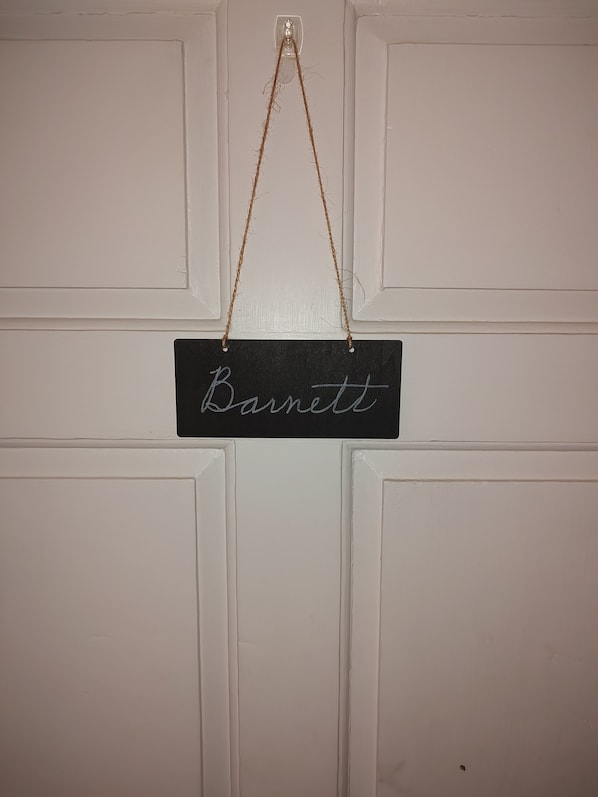 Unclassified image, 1 of 6, button - Barnett double bedroom (Washington)