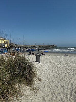 On the beach, sun-loungers, beach towels - Vitamin Sea Escape, Stylish 3 bdrm, 3 bath, walk to beach, p (North Myrtle Beach)
